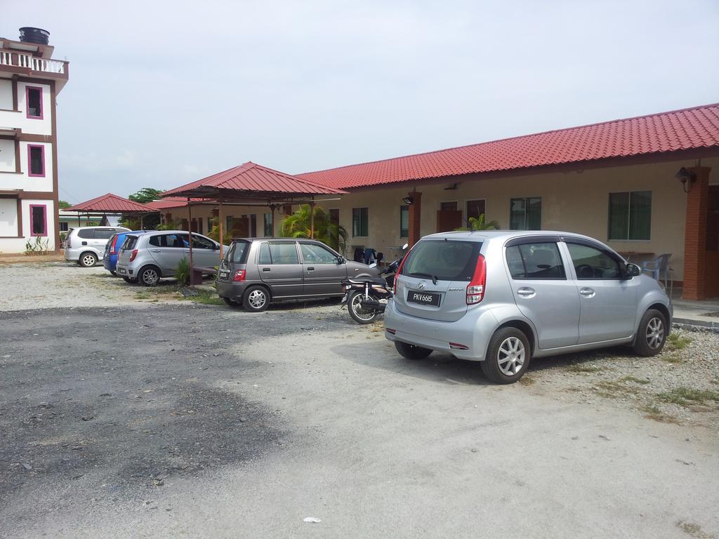 Huda Inn Pantai Cenang  Ngoại thất bức ảnh